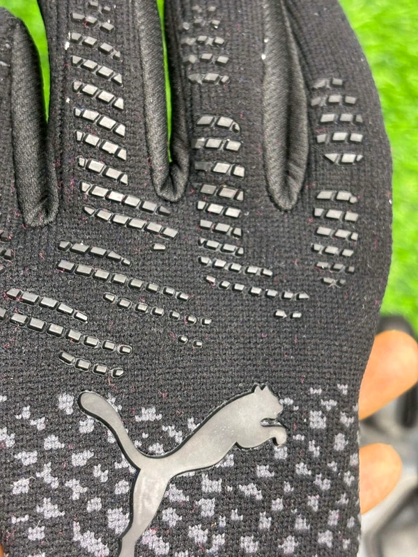 Future Ultimate Black GK Gloves  - 9