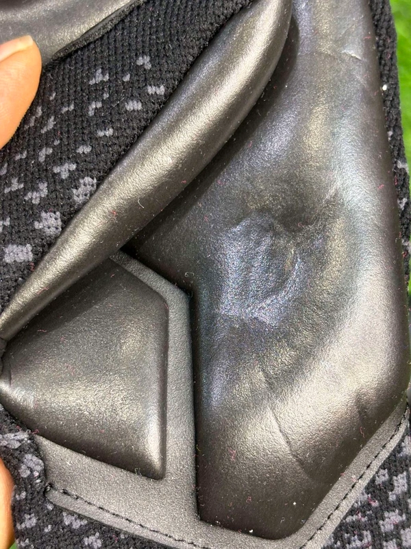 Future Ultimate Black GK Gloves  - 9