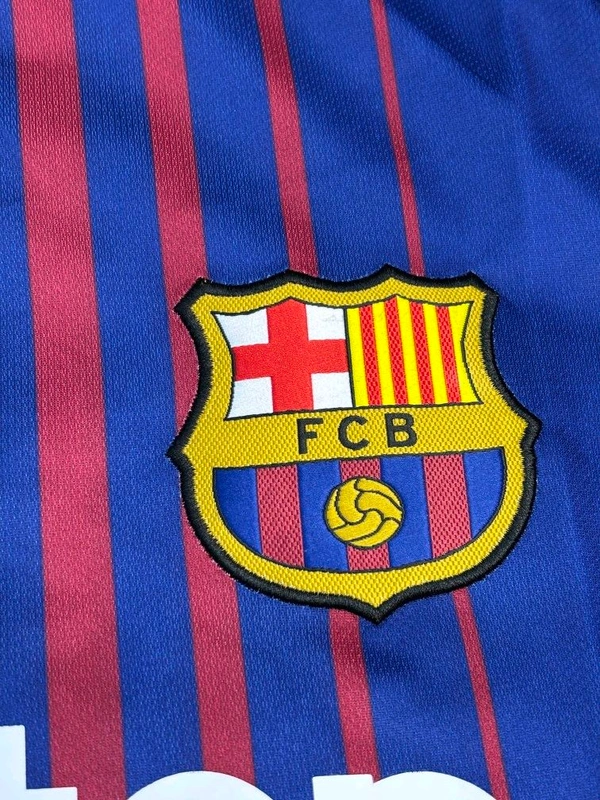 Retro FC Barcelona 17/18 Home Half Sleeve Jersey  - L