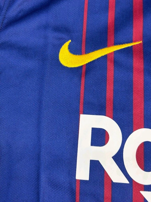 Retro FC Barcelona 17/18 Home Half Sleeve Jersey  - L