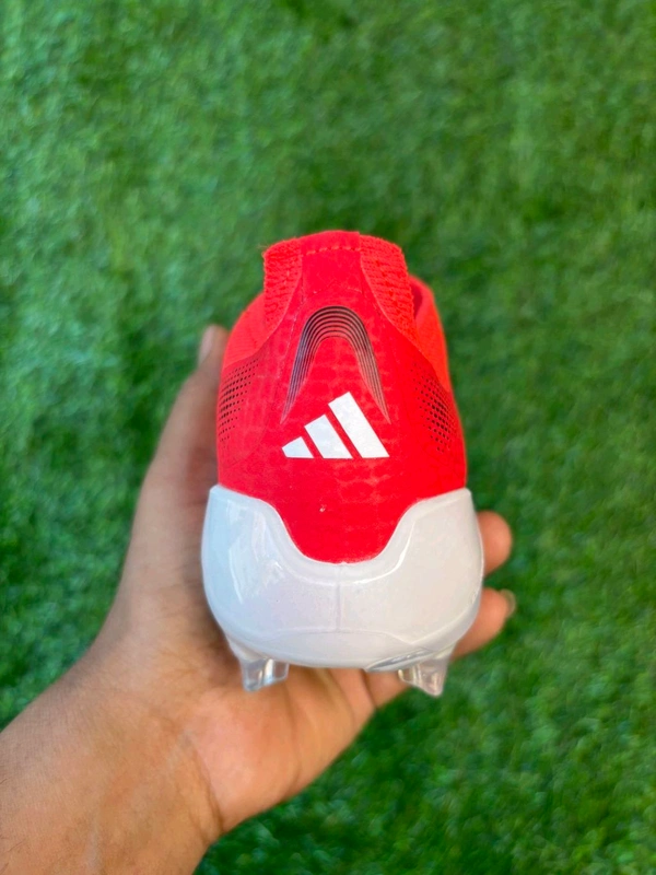 Predator Red Colour FG Without Lace Low-top  - 6.5