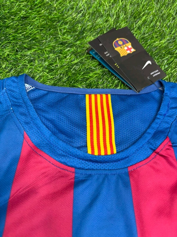 Retro Barcelona 2005-06 Home Full Sleeve Jersey - L