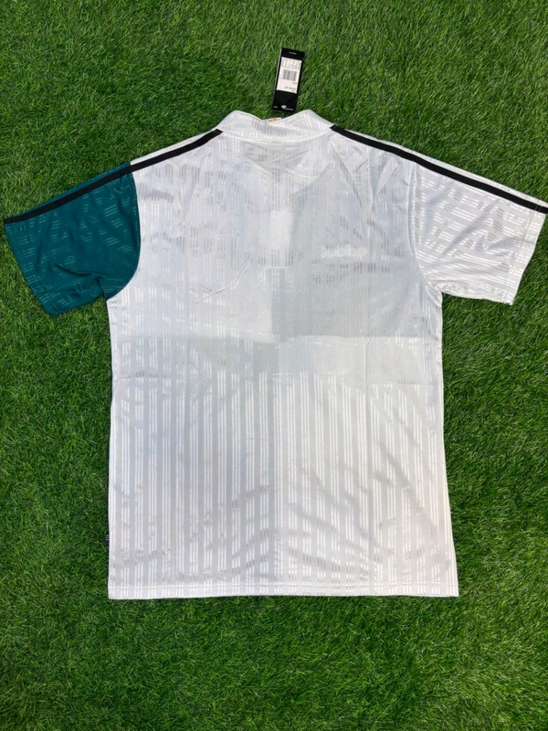 Retro Liverpool FC 1995-96 Away Half Sleeve  - L