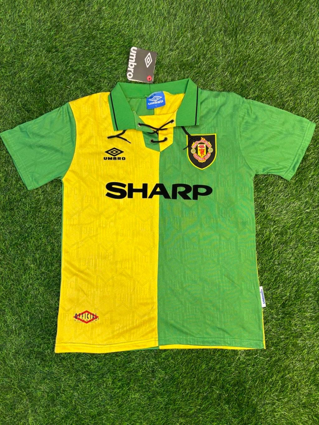 ウェア Manchester United 1992/94 Away Uniform Manchester United 1992/94 Away Uniform