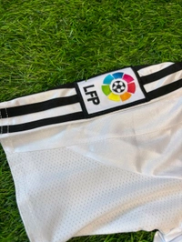 Retro Madrid 2004-05 Home Half Sleeve  - L