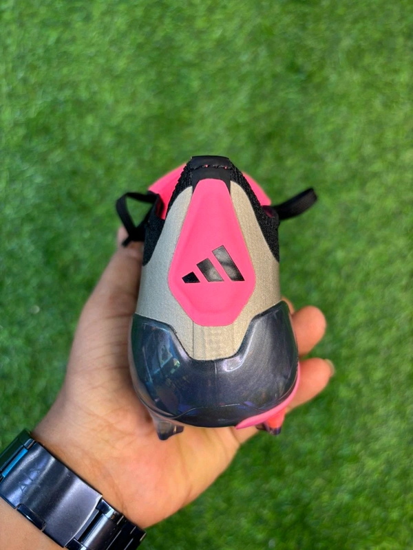 Predator Foldover Elite Grey And Pink FG - 6.5