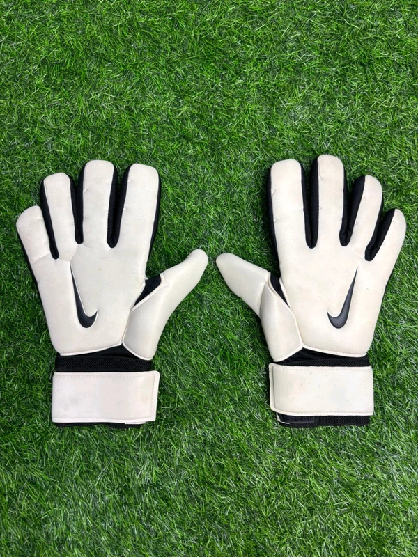 Vapor Grip 3 White Premium Match Goalkeeper Gloves  - 10