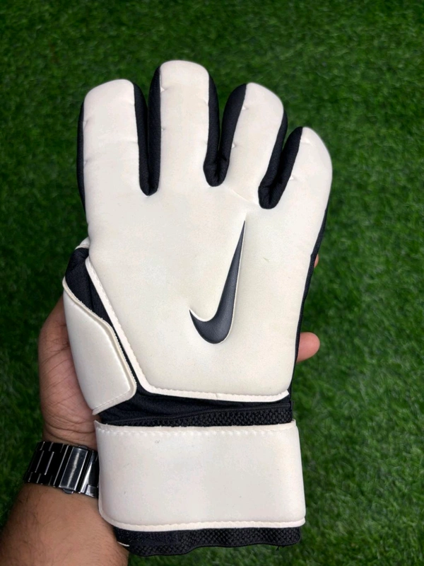 Vapor Grip 3 White Premium Match Goalkeeper Gloves  - 10