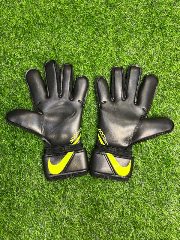Vapor Grip 3 Black & Neon Green Premium Match Gloves  - 9