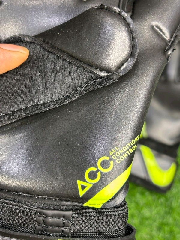 Vapor Grip 3 Black & Neon Green Premium Match Gloves  - 9