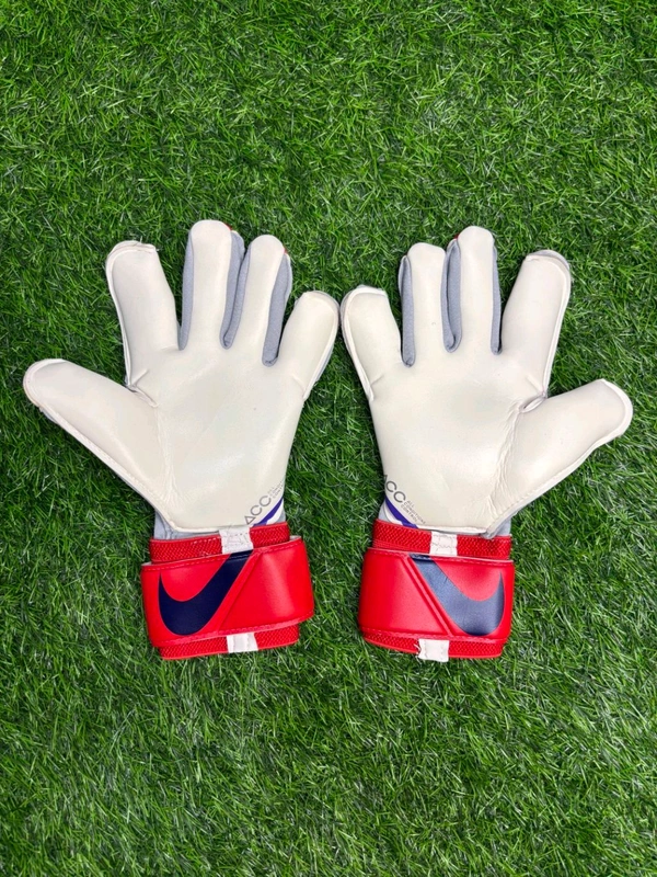 Vapor Grip 3 Red & White Premium Match Gloves  - 9