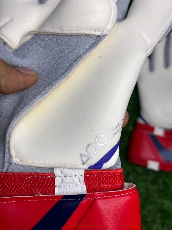 Vapor Grip 3 Red & White Premium Match Gloves  - 9
