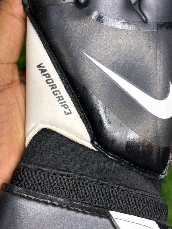 Vapor Grip 3 Black & White Premium Match Gloves  - 8