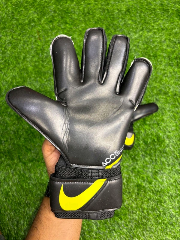 Vapor Grip 3 Yellow & Black Premium Match Gloves  - 9