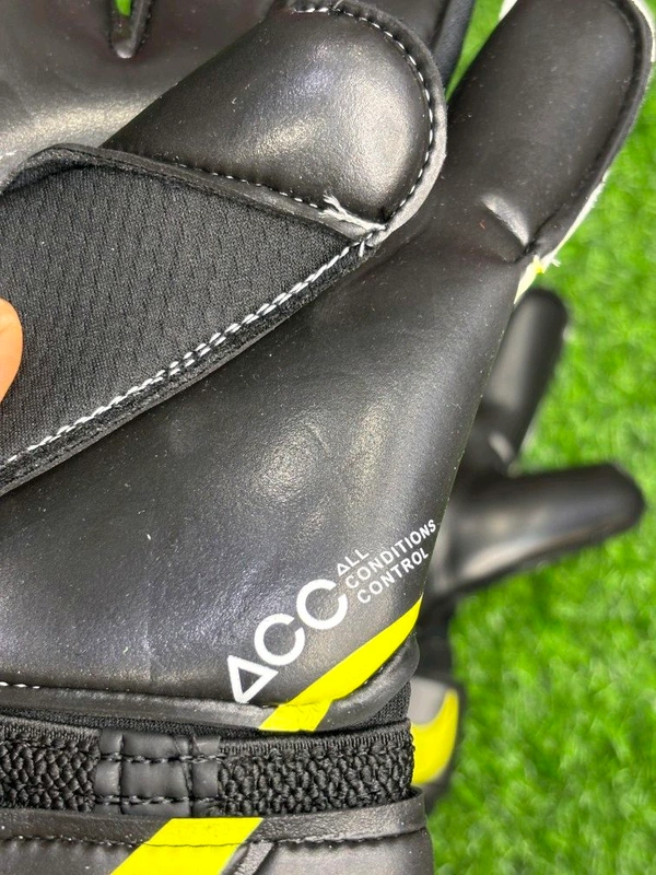 Vapor Grip 3 Yellow & Black Premium Match Gloves  - 9