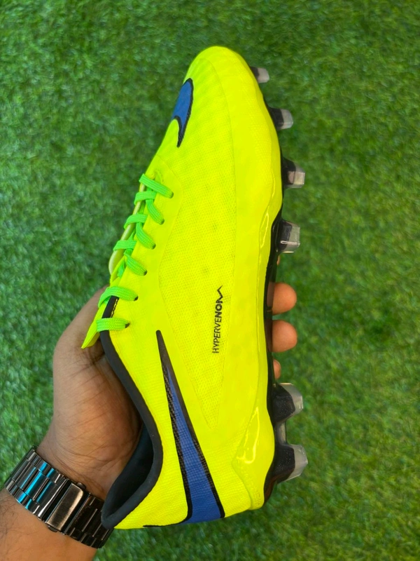 Hypervenol Phantom FG M Light Green Low-top With Lace - 8.5