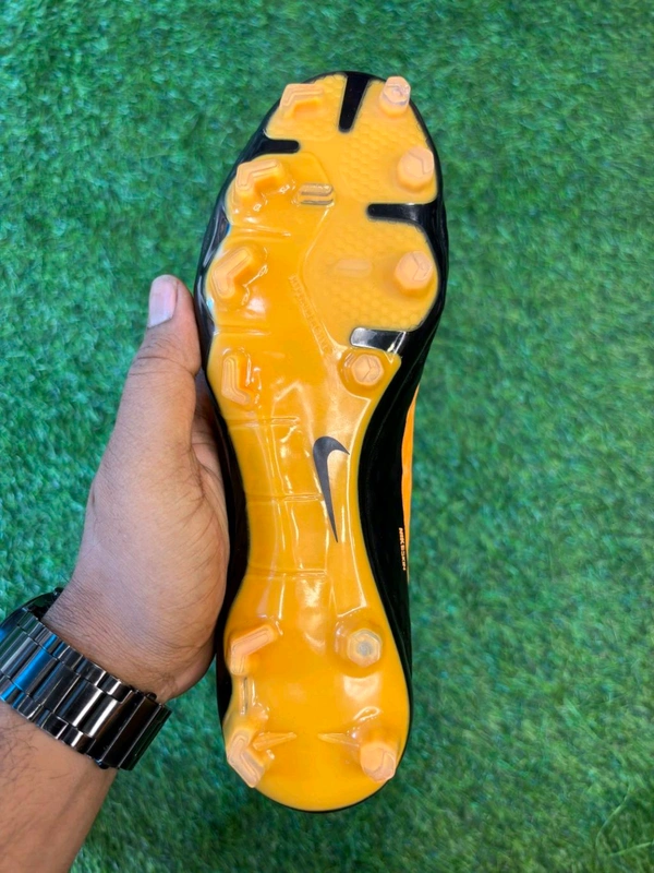 Hypervenom Phantom 3 Orange & Black Low-top FG With Lace  - 7