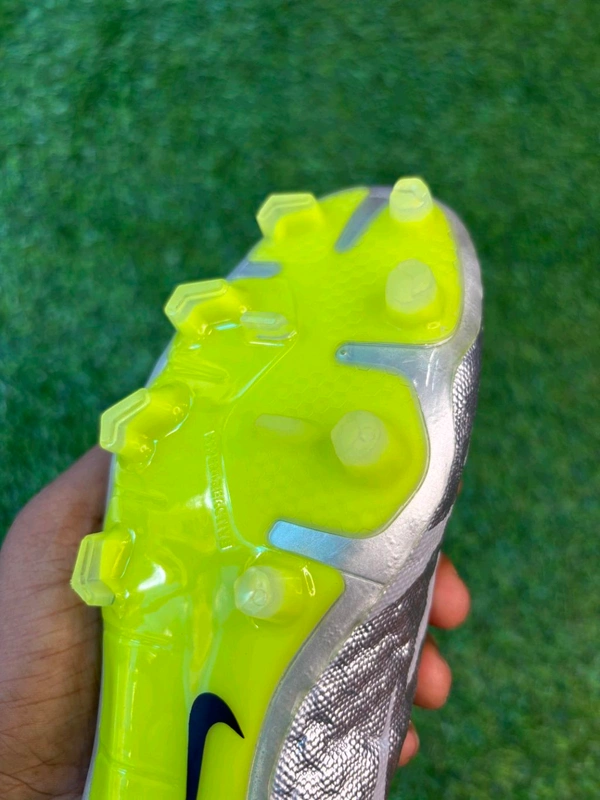 Hypervenom Phantom 3 Grey & Green Low-top FG With Lace  - 7