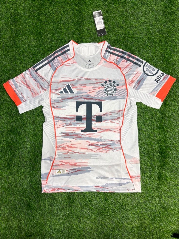 Bayern Munich 25/26 Away Player Edition Half Sleeve  - L