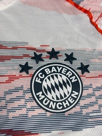 Bayern Munich 25/26 Away Player Edition Half Sleeve  - L