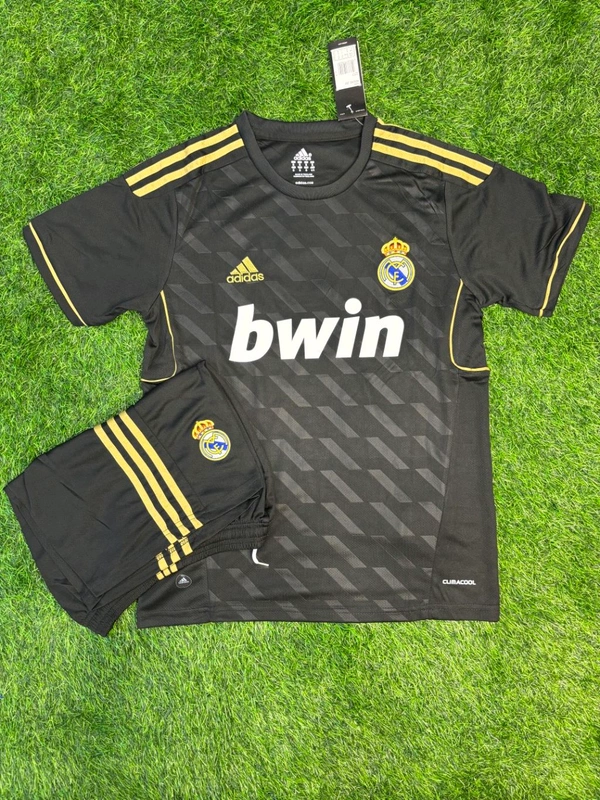 Retro Madrid 2011/12 Away Fan Edition With Short  - M