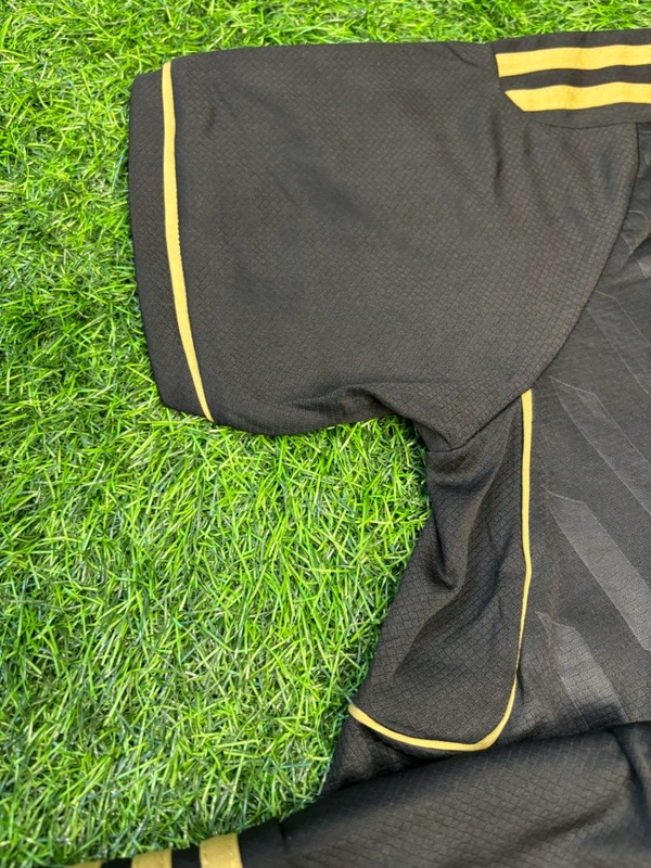 Retro Madrid 2011/12 Away Fan Edition With Short  - XL