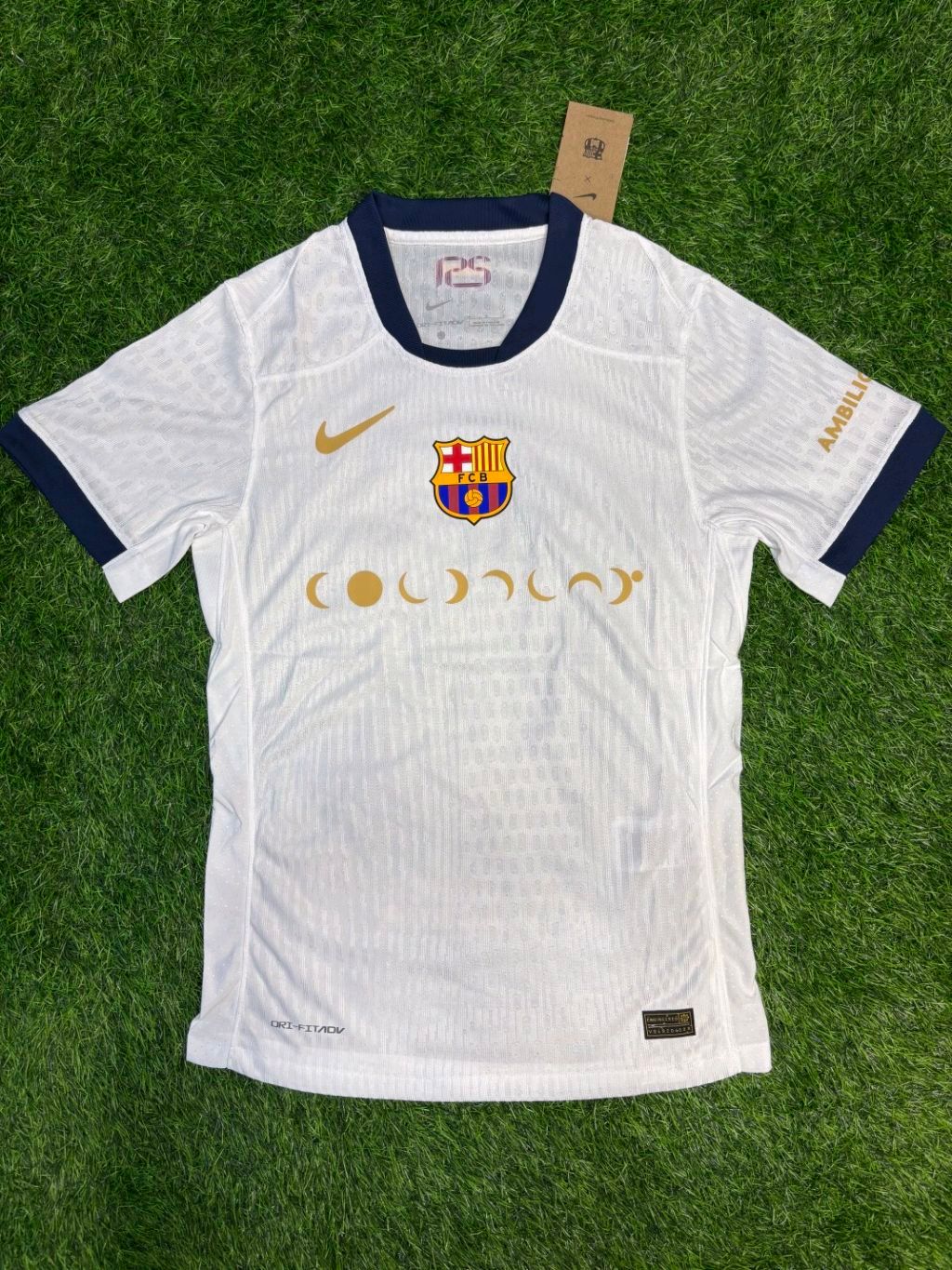 チ*ク様 【正規品】限定版 FC Barcelona x Coldplay タオ memorabilia1899.co on X: 