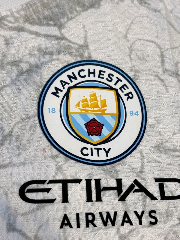 Manchester City 25/26 Away Player Edition Half Sleeve  - M