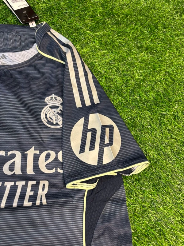 Madrid 25/26 Away Player Edition Half Sleeve  - L