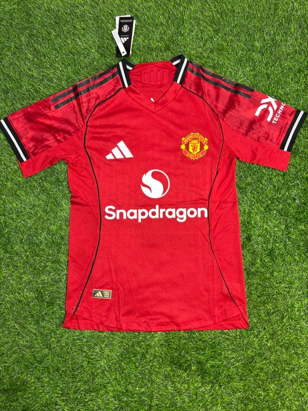 Manchester United 25/26 Home Player Edition  - M