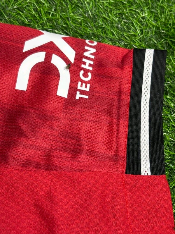 Manchester United 25/26 Home Player Edition  - M