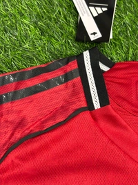 Manchester United 25/26 Home Player Edition  - M