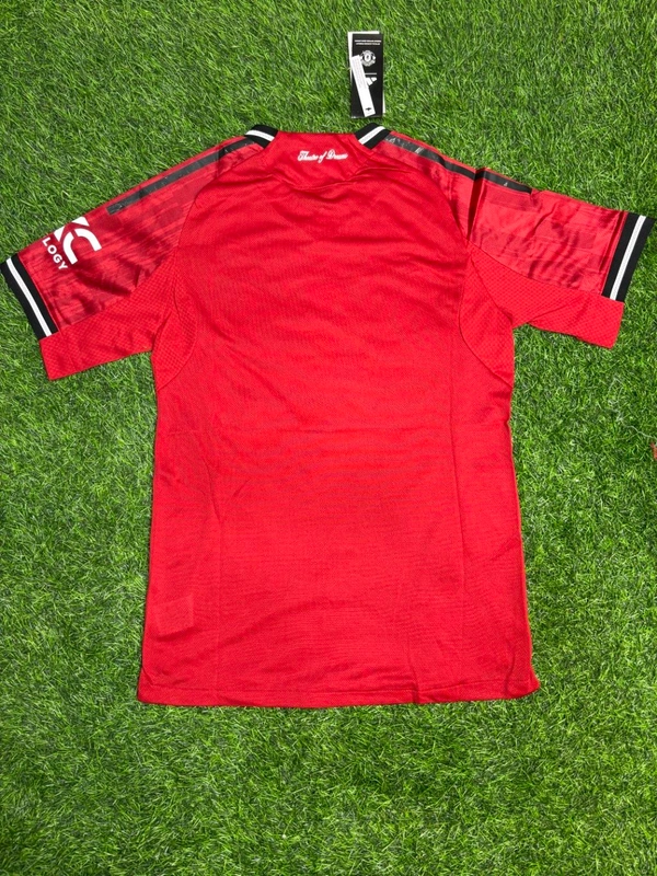Manchester United 25/26 Home Player Edition  - M