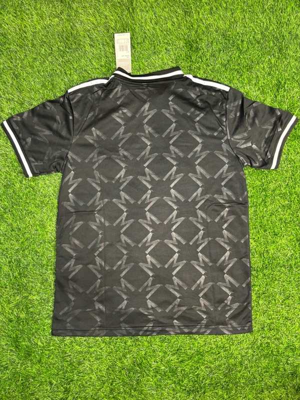 Manchester United 25/26 Black Special Kit Fan Edition With Short  - S