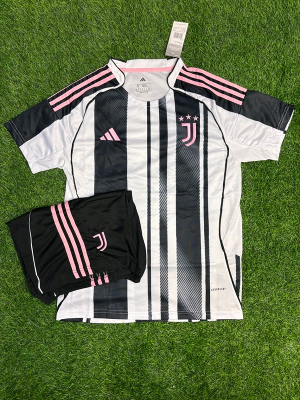 Juventus FC 25/26 Home Kit Fan Edition With Short  - XL