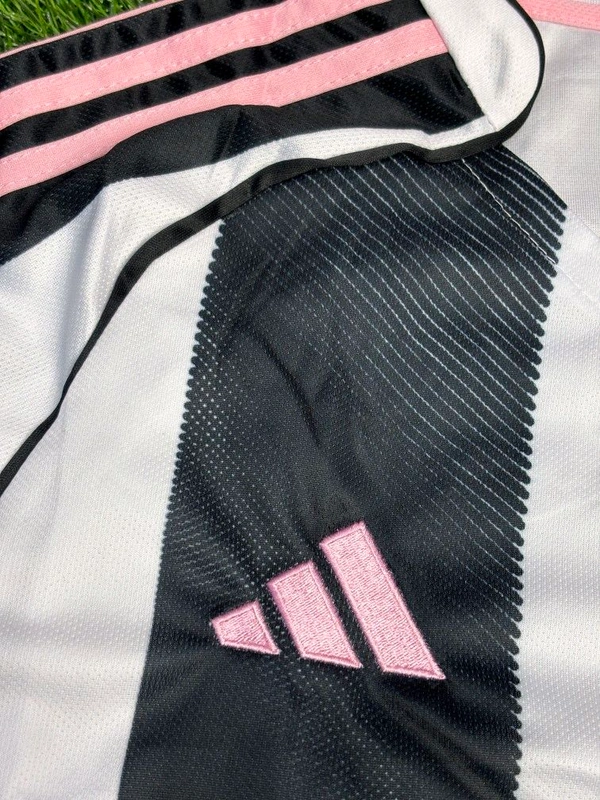 Juventus FC 25/26 Home Kit Fan Edition With Short  - XL
