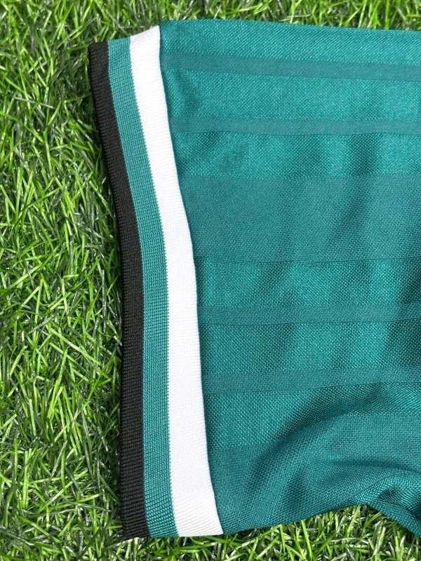 Retro Liverpool FC 1993/94 Away Kit Half Sleeve  - M