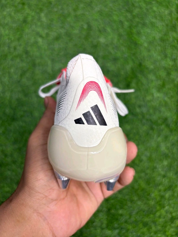 Predator Foldover Elite Cream Colour SG With Lace(Metal Changer) - 7.5