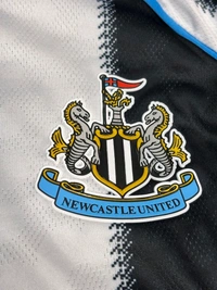 Newcastle United 25/26 Home Kit Player Edition - L