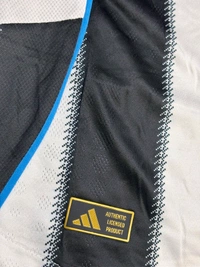 Newcastle United 25/26 Home Kit Player Edition - L