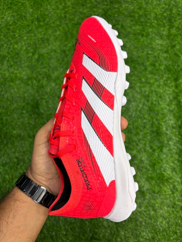Predator Elite Red Colour AG/Turf Low-top With Lace - 6.5