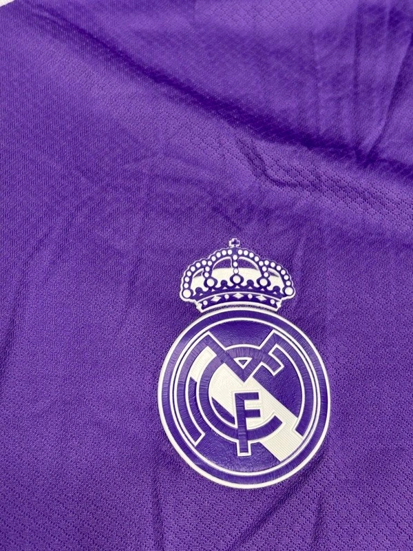 Retro Madrid 2016/17 Away Kit Fan Edition With Short  - L