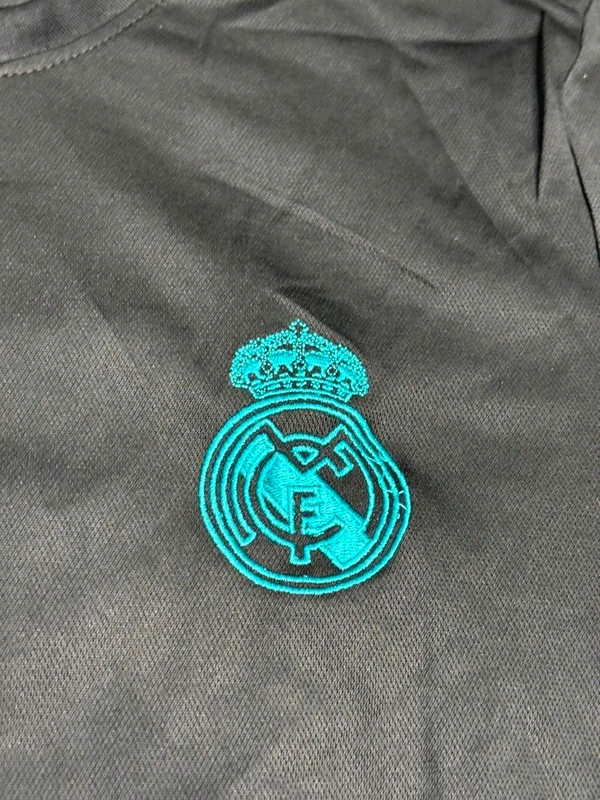Retro Madrid 2017/18 Away Kit Fan Edition With Short - L