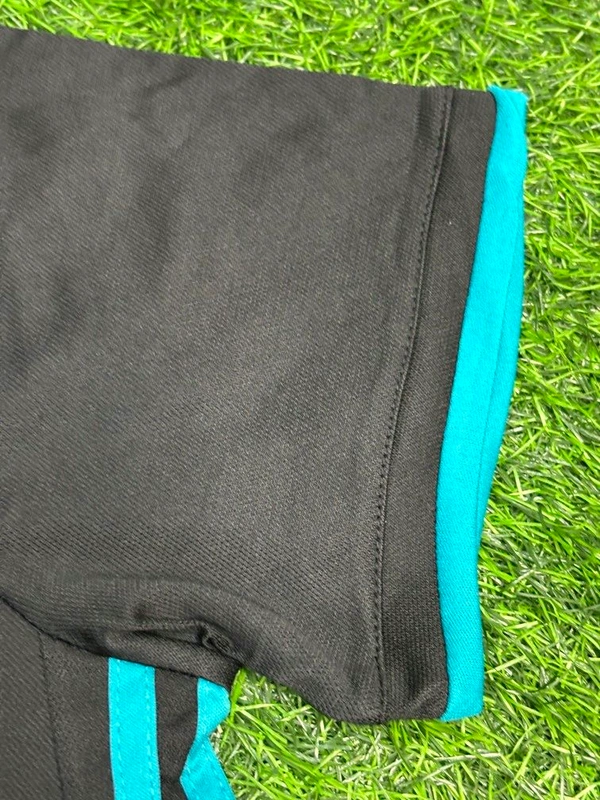 Retro Madrid 2017/18 Away Kit Fan Edition With Short - L