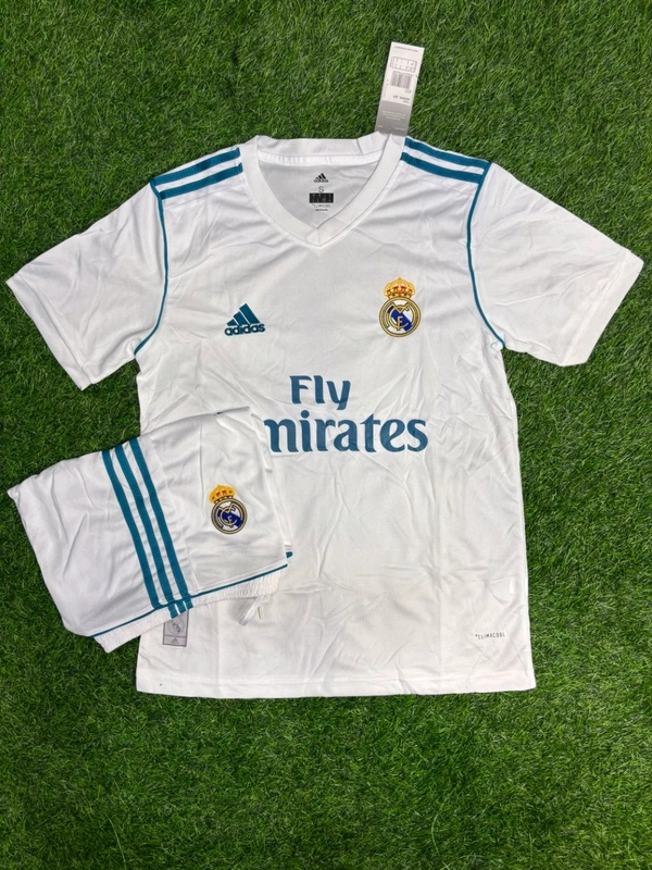 Retro Madrid 2017/18 Home Kit Fan Edition With Short - M