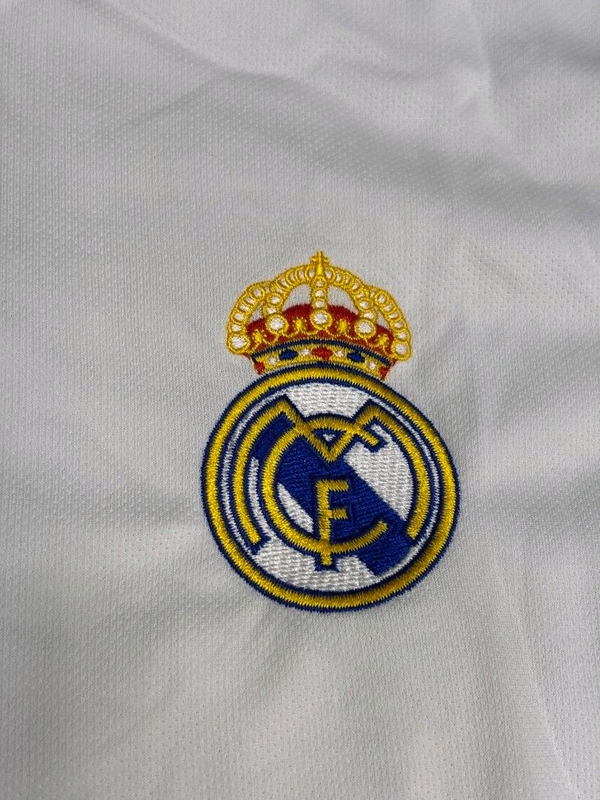 Retro Madrid 2017/18 Home Kit Fan Edition With Short - M