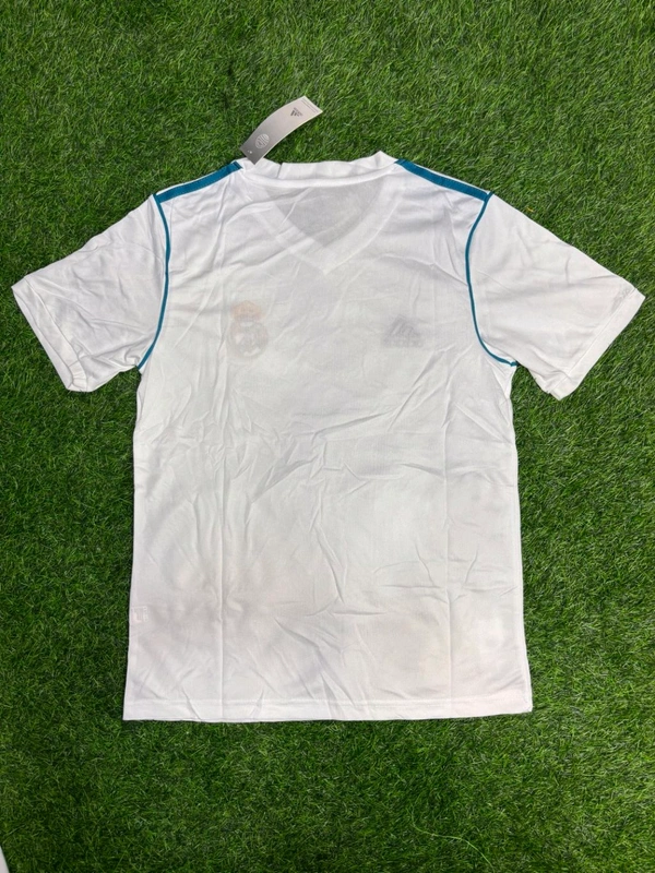 Retro Madrid 2017/18 Home Kit Fan Edition With Short - M