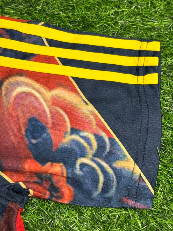 Manchester United 25/26 Special Kit Fan Edition With Short - M