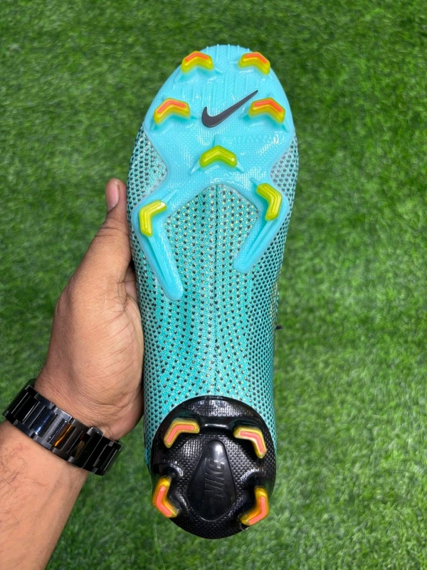 Mercurial Vapor 12 Elite CR7 Edition Low-top FG With Lace  - 7