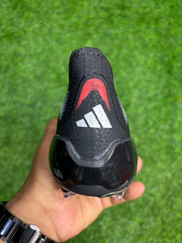 Predator Elite Black And Red Low-top FG Without Lace  - 6.5